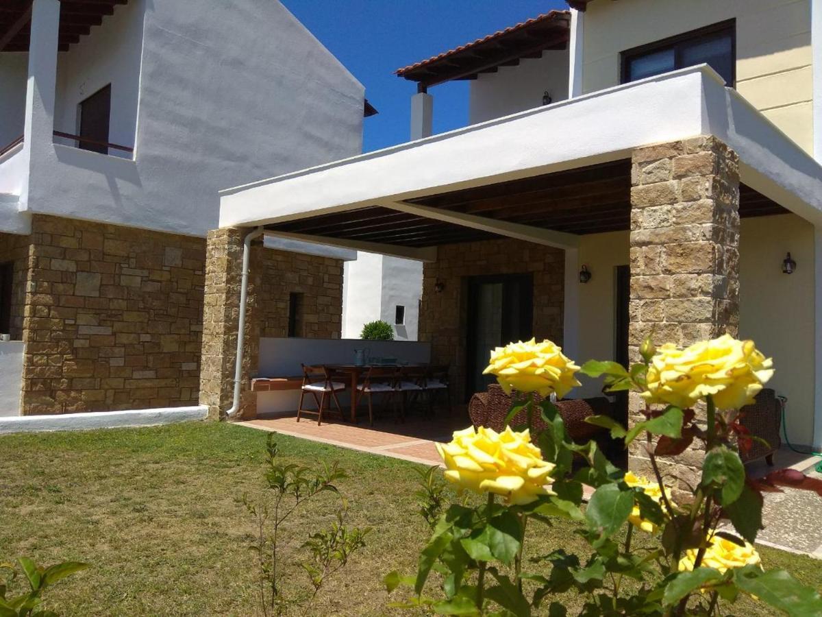 Villa Nadia เนอา สกีโอนี ภายนอก รูปภาพ