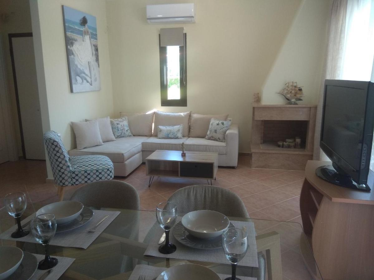 Villa Nadia เนอา สกีโอนี ภายนอก รูปภาพ